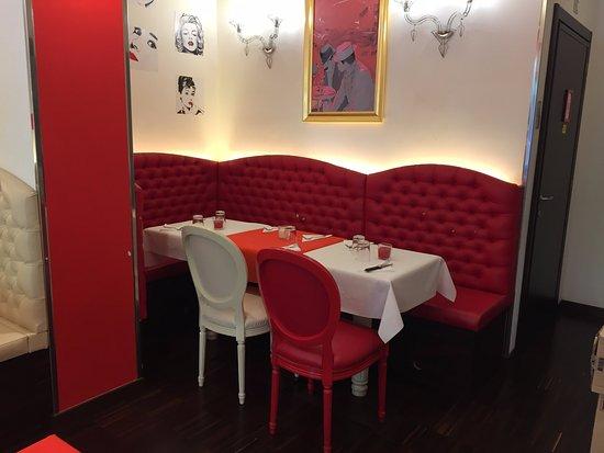 Red & White Ristobar