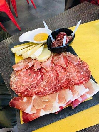 Sa di Tappo Enoteca Wine Bar