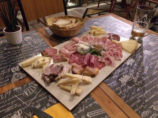 Hop & Drop Beer and Food Shop