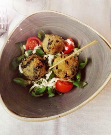 Tratto Cucina e Cantina